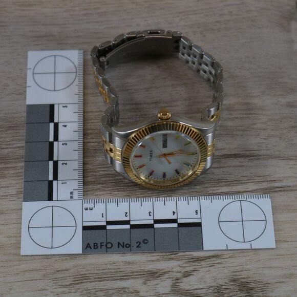 Timex Day-Date Watch – Pre-Owned, New Battery, Round, Two-Tone - Picture 9 of 11